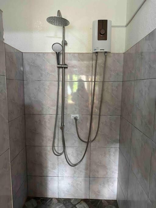 Alona Park Residence - 3 Bedroom Apartment- Alex And Jesa Unit Панглао Екстериор снимка