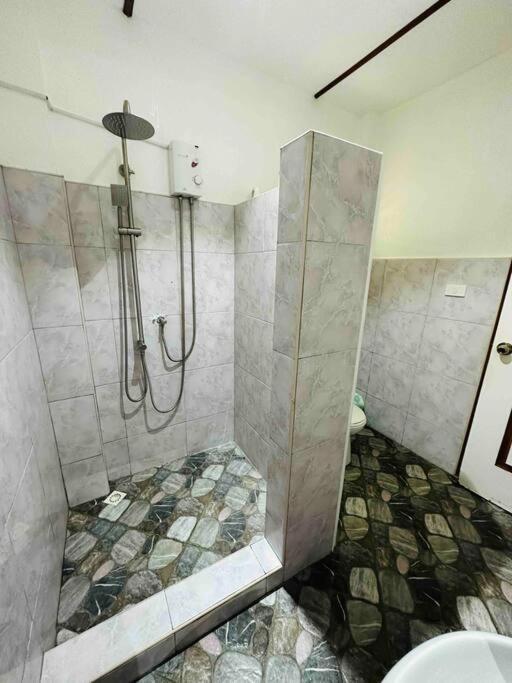 Alona Park Residence - 3 Bedroom Apartment- Alex And Jesa Unit Панглао Екстериор снимка