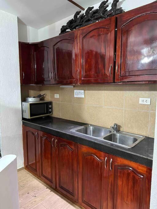 Alona Park Residence - 3 Bedroom Apartment- Alex And Jesa Unit Панглао Екстериор снимка